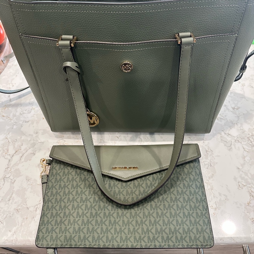 EUC Michael Kors Green Leather Shoulder Bag 3 in one tote - Picture 7 of 11